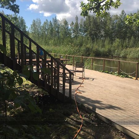 Lomamokki 25 Km Turusta Hotel Masku Kültér fotó